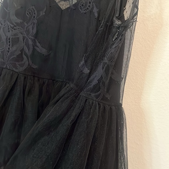 Cinq a Sept Lace Asymmetrical Top - Picture 4 of 7